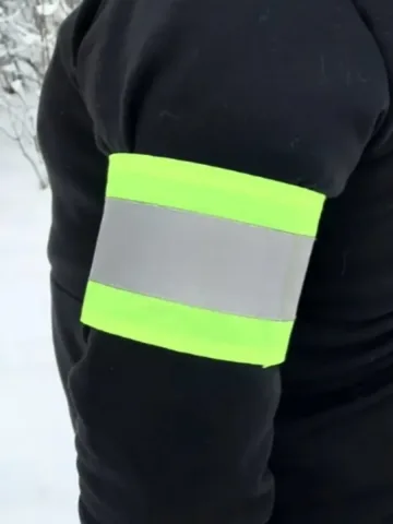Повязка свой-чужой для руки светоотражающая на липучке